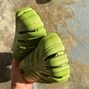 CROCS | Shoes | Monstera Mule Slip On | Poshmark display picture 1